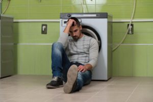 Máquina de lavar fazendo barulho: causas e soluções
